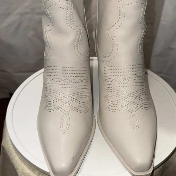 🆕 AQUA Women's Ace Snip Toe High Heel Western Boots Bone Leather Size 9