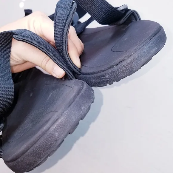 🌸 Columbia | Mens Strap Sandals size 11, Black