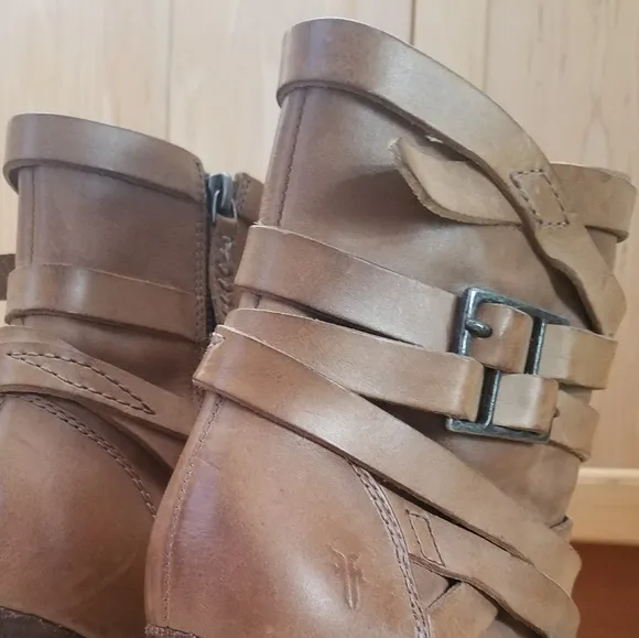 🍁 Frye 🍁 tan STRAPPY boots with zipper