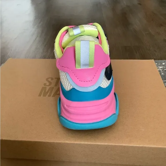 🍭 Little Girl’s Steve Madden Sneakers 🍭