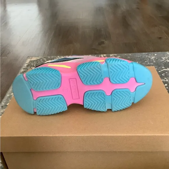 🍭 Little Girl’s Steve Madden Sneakers 🍭