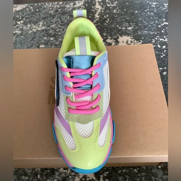 🍭 Little Girl’s Steve Madden Sneakers 🍭