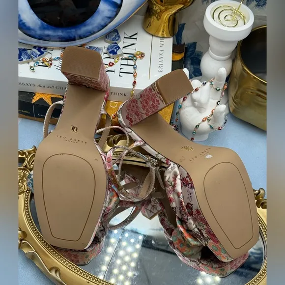 🆕 TED BAKER 🧿 NWOT MADDY Satin Floral Printed Platform Bow Sandals, Sz 6