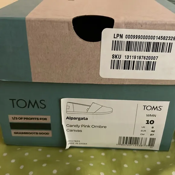 🆕 Toms Alpargata Classic Slip On Flats 10