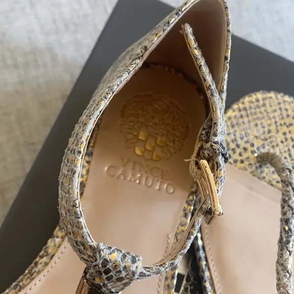 🪞 Vince Cumato gold textured leather sandals 6