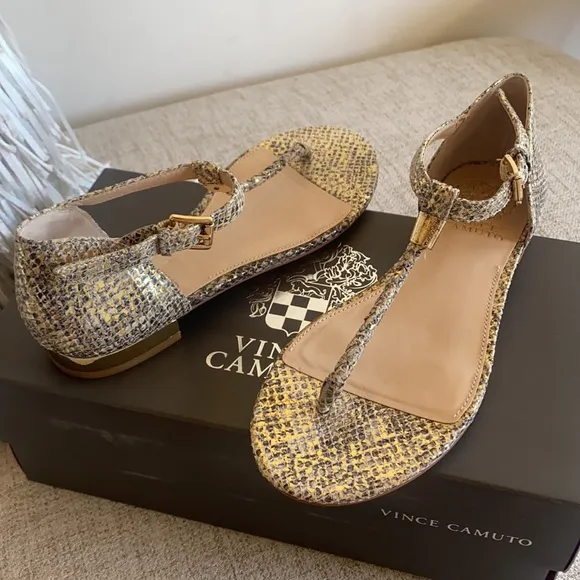 🪞 Vince Cumato gold textured leather sandals 6