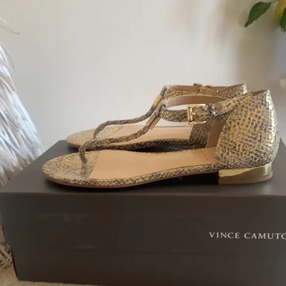 🪞 Vince Cumato gold textured leather sandals 6