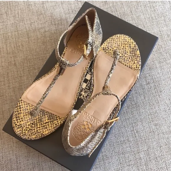 🪞 Vince Cumato gold textured leather sandals 6