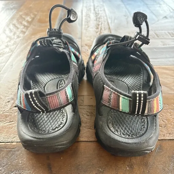 $130 KEEN Water Sandals Newport H2 Raya Black Striped Hiking Shoes SIZE W6.5/Y5