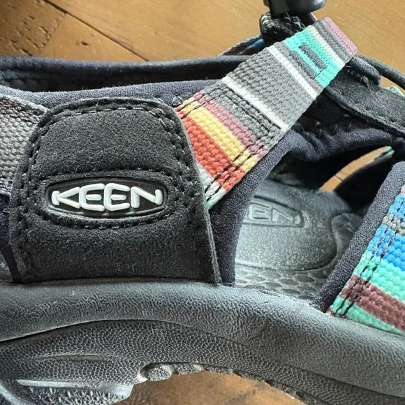 $130 KEEN Water Sandals Newport H2 Raya Black Striped Hiking Shoes SIZE W6.5/Y5