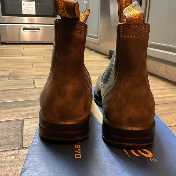 #2056 Blundstone All-Terrain Elastic Sided Boot / NIB