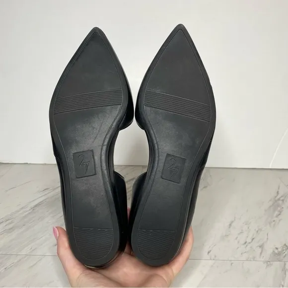 27 Edit Karla D’orsay Black Leather Flat 8 1/2 W