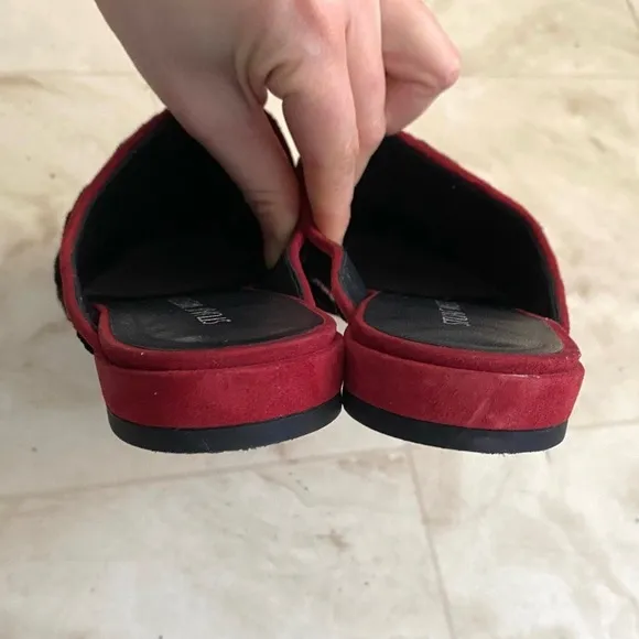 $498 Stuart Weitzman Mulearky Red/Black Embroidery Slip-on Vamp Mules Flats sz 6