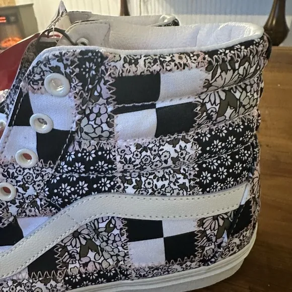 #54❤️ BNWT VANS PATCHWORK FLORAL SK8 SNEAKERS MENS 13