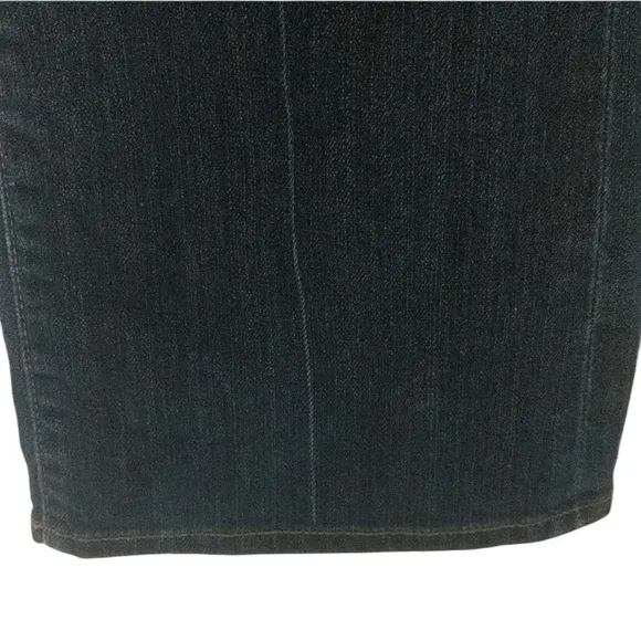 7 FOR ALL MANKIND Bootcut Jeans Size 28