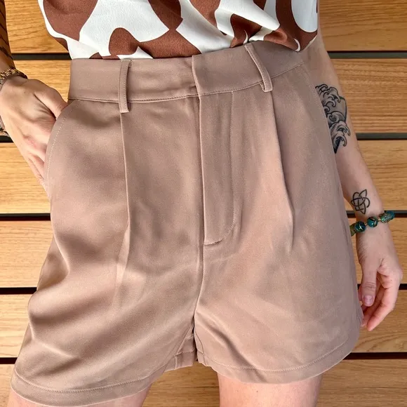 ✨7 For All Mankind✨ Swanky Nude Dress Shorts