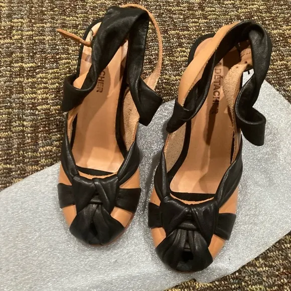 A Détacher  Leather Pumps Sandals