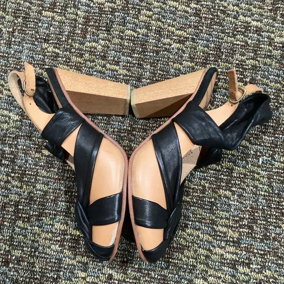 A Détacher  Leather Pumps Sandals