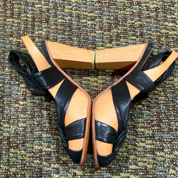 A Détacher  Leather Pumps Sandals