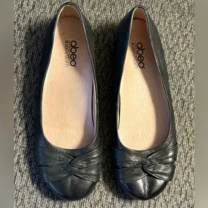 Abeo Terrie Women's Size 7N Black Leather Casual Shoes Slip On Flats
