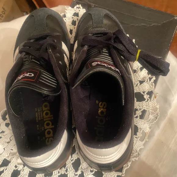 Adidas Black and White Sneakers w Soft Suede Upper, MINT, Size 7 Women