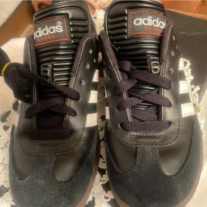 Adidas Black and White Sneakers w Soft Suede Upper, MINT, Size 7 Women