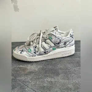 ADIDAS JEREMY SCOTT White and Gray Artistic Sneakers