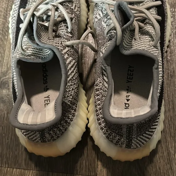 Adidas Mens YEEZY Boost 350 V2 &quot;Zyon&quot; Sneakers | Grey