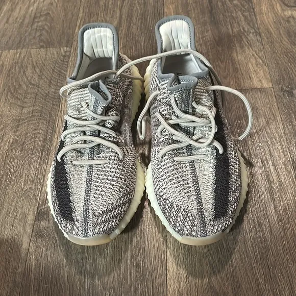 Adidas Mens YEEZY Boost 350 V2 &quot;Zyon&quot; Sneakers | Grey