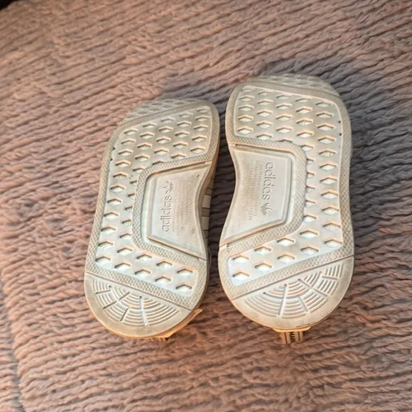 Adidas size 7 1/2 kids sneakers