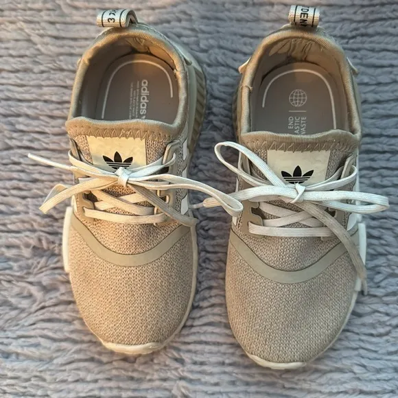 Adidas size 7 1/2 kids sneakers