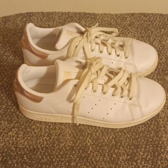 Adidas Stan Smith rose gold white sneakers size 6.5