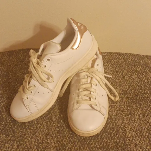 Adidas Stan Smith rose gold white sneakers size 6.5