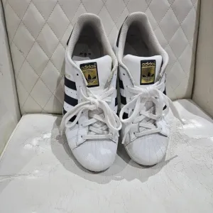 Adidas Superstar White &amp; Black Sneakers Size 7.5 Ortholite Sole
