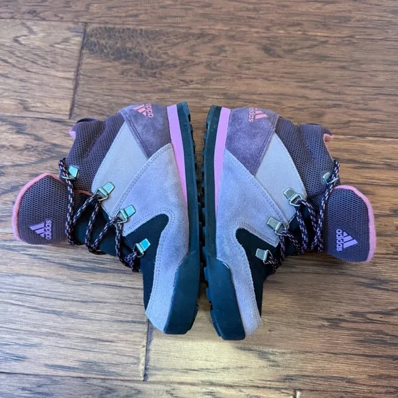 Adidas Unisex-Child Terrex Climawarm Snowpitch. US size 12.5.