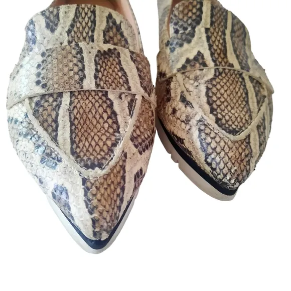AGL Micro Pointed Toe Snake Embossed Leather Loafers Sz 37.5 Tan/Multi