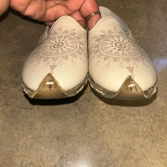 Aintap handmade Turkish flats - cream/brown laser printed leather