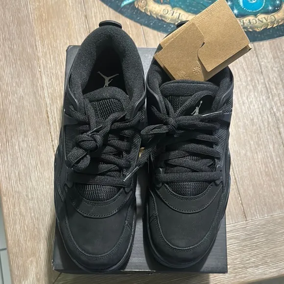 Air Jordan 4 RM size 7Y