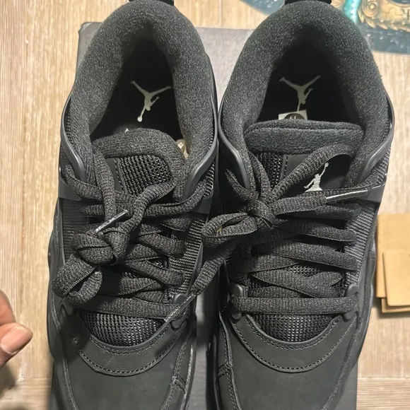 Air Jordan 4 RM size 7Y