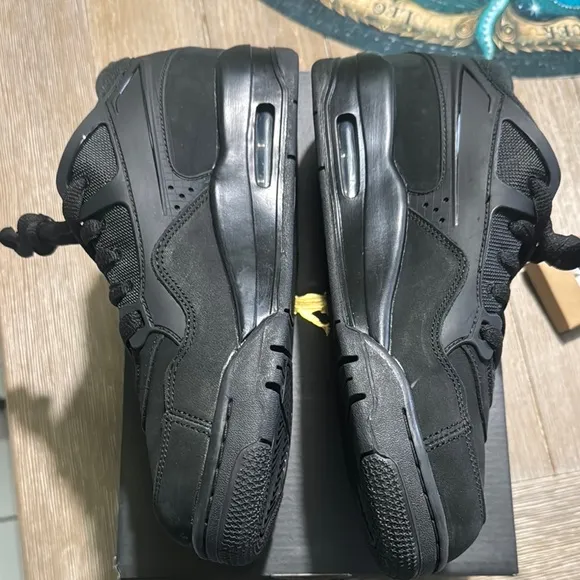 Air Jordan 4 RM size 7Y