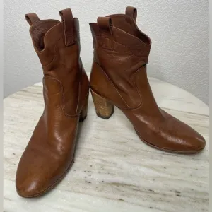 Alberto Fermani boots heeled brown soft leather sz 7 or 38 pull on