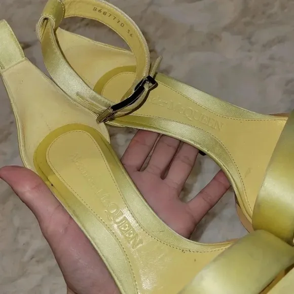 Alexander McQueen Satin Yellow Ankle Strap Sandals Heels READ 36 6