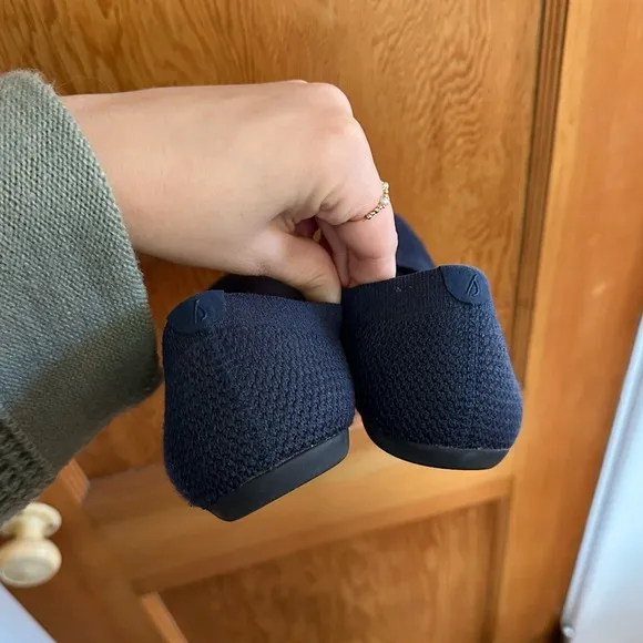 allbirds tree breezer knit flats in navy blue