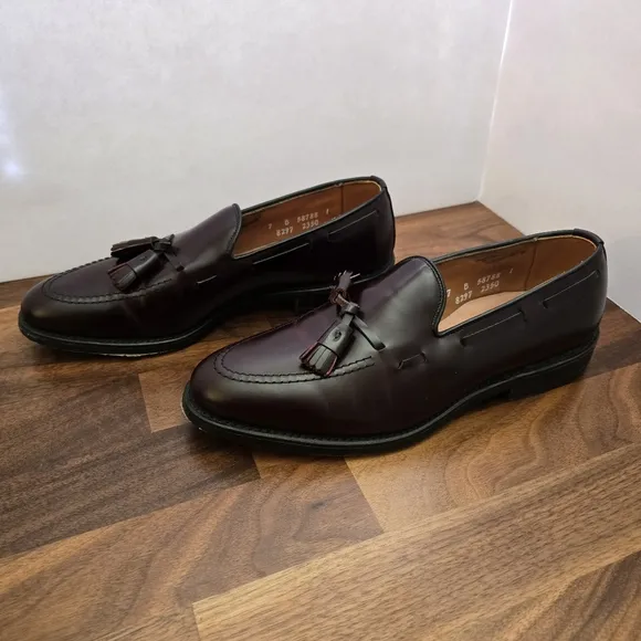 Allen Edmonds Men's 7 B / Women's 8.5 B Grayson Tassel Burgundy Cordovan Loafers