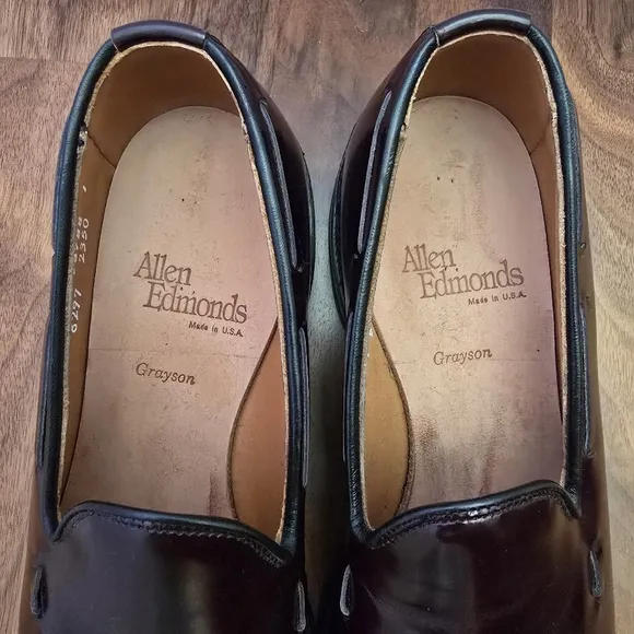 Allen Edmonds Men's 7 B / Women's 8.5 B Grayson Tassel Burgundy Cordovan Loafers
