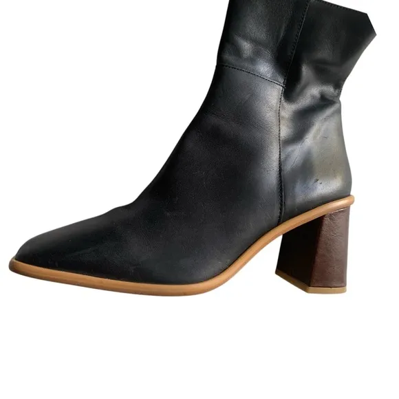 Alohas Size 38/US 7 Made in Spain Black Genuine Leather West Vintage Booties