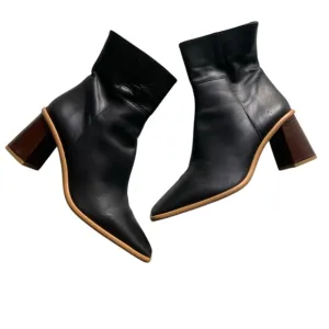 Alohas Size 38/US 7 Made in Spain Black Genuine Leather West Vintage Booties