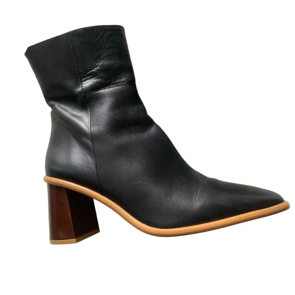 Alohas Size 38/US 7 Made in Spain Black Genuine Leather West Vintage Booties