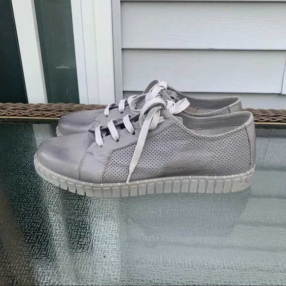 Andia Fora sneakers. Women’s 42.