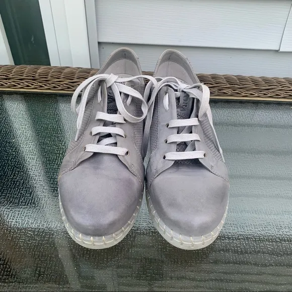 Andia Fora sneakers. Women’s 42.